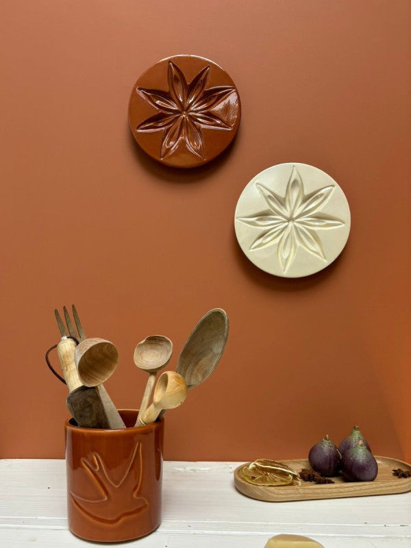 Assiette badiane Monochromic 1