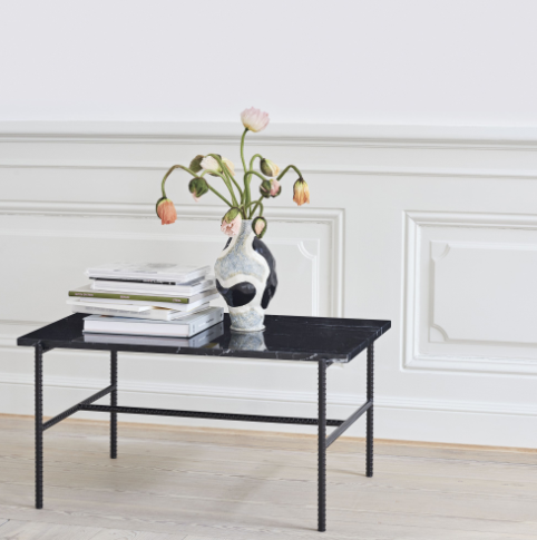 Table marbre noir et pied metal Hay