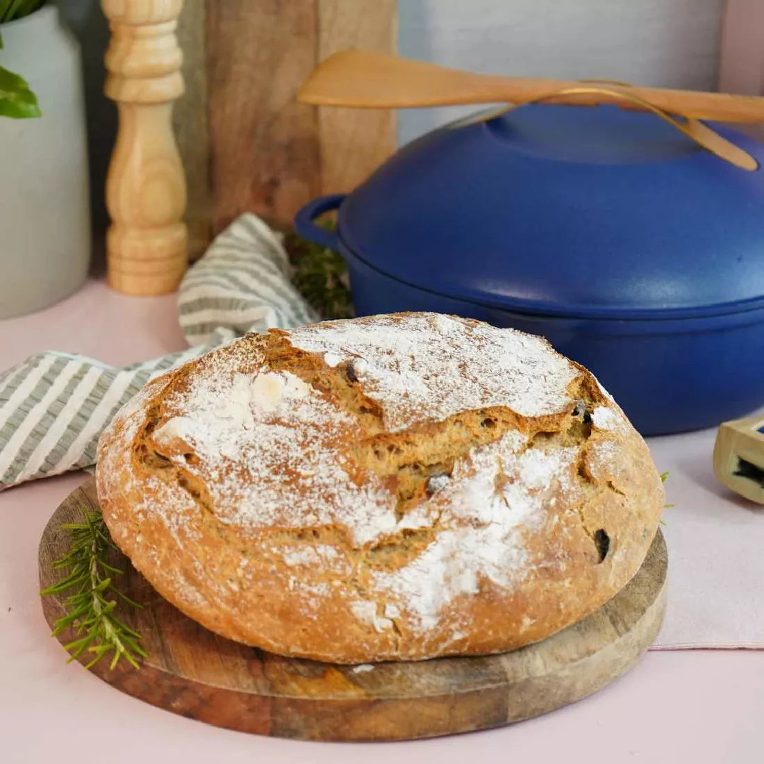 Livre de 200 recettes de la fabuleuse poêle violet