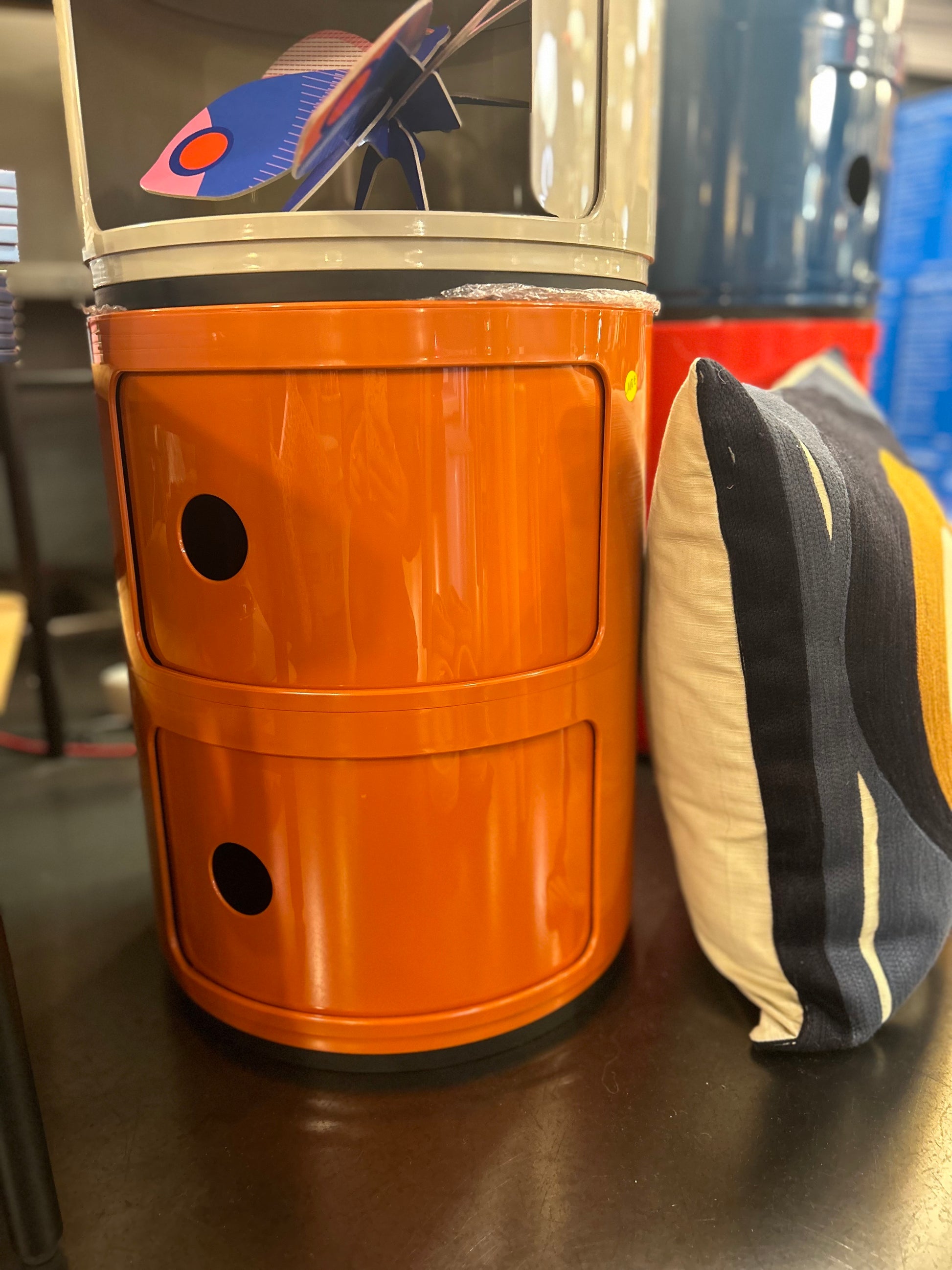 Componibili orange Kartell