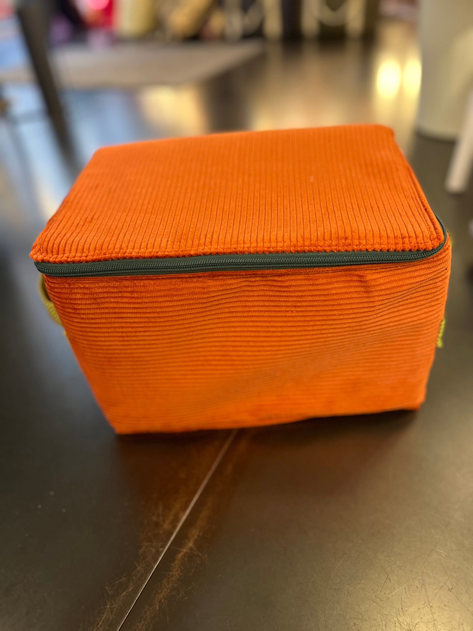 Housse Case en velours cotele orange Bensimon