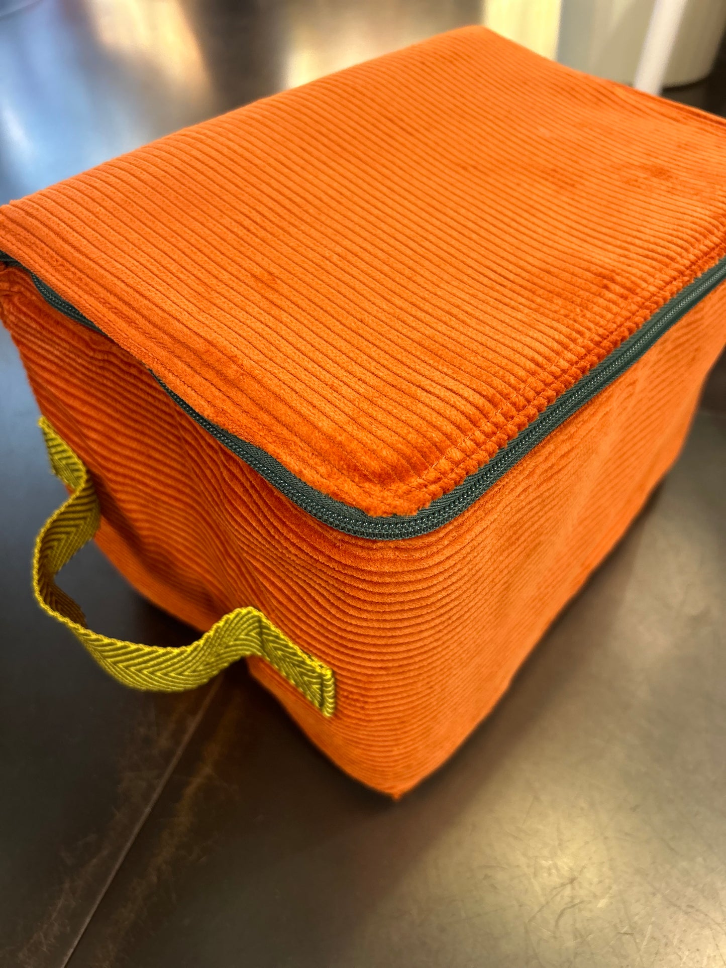 Housse Case en velours cotele orange Bensimon 1