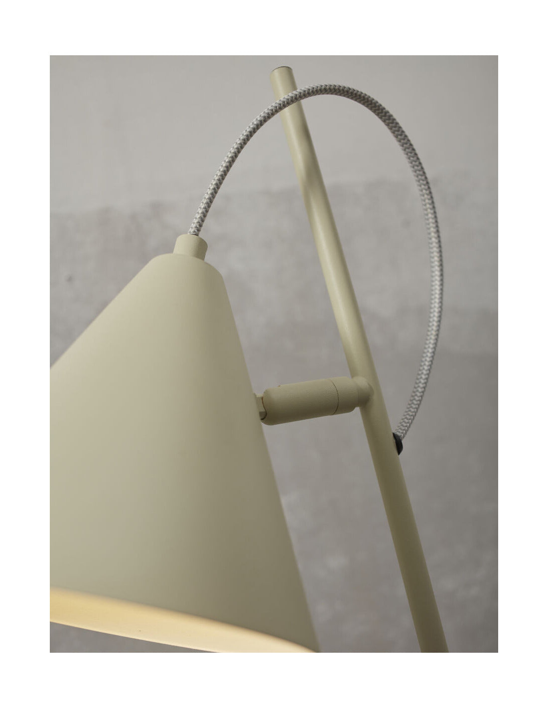 Lampe a poser Its about romi vert sauge 1