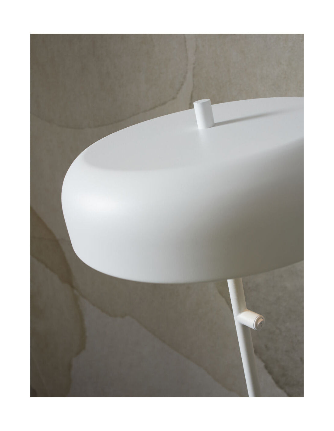 Lampe a poser blanche Its about Romi 1