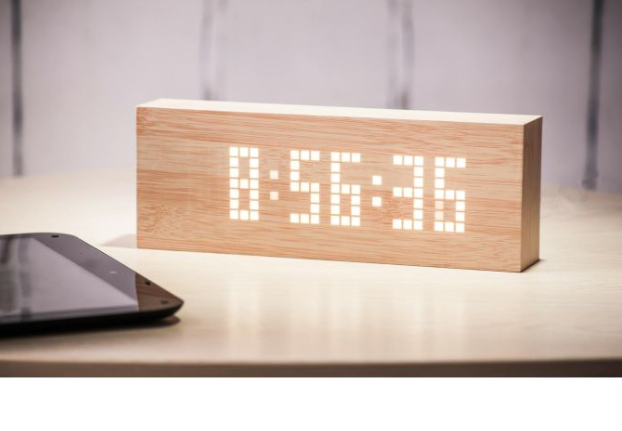 Reveil bois massif clair Gingko 1