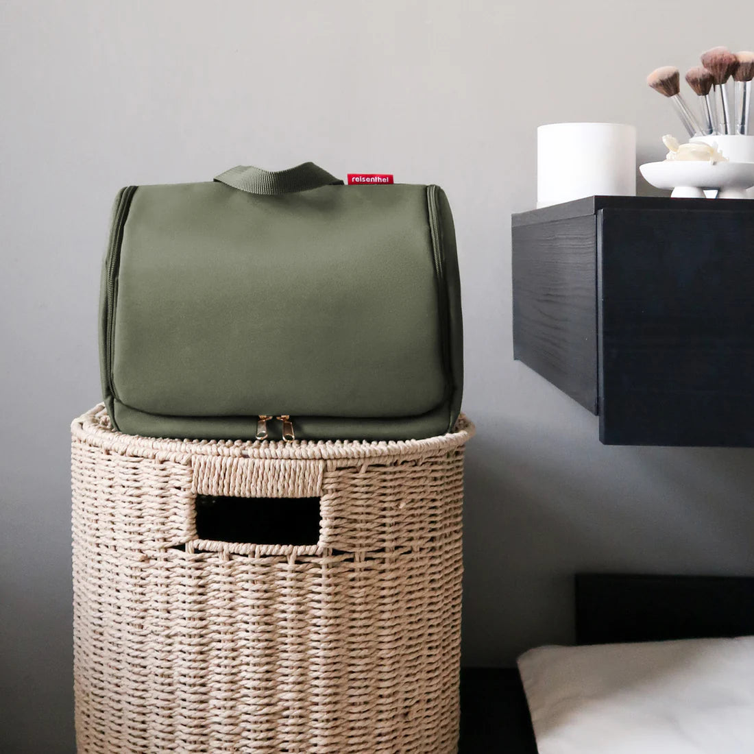 Toiletbag XL forest gold Reisenthel 3