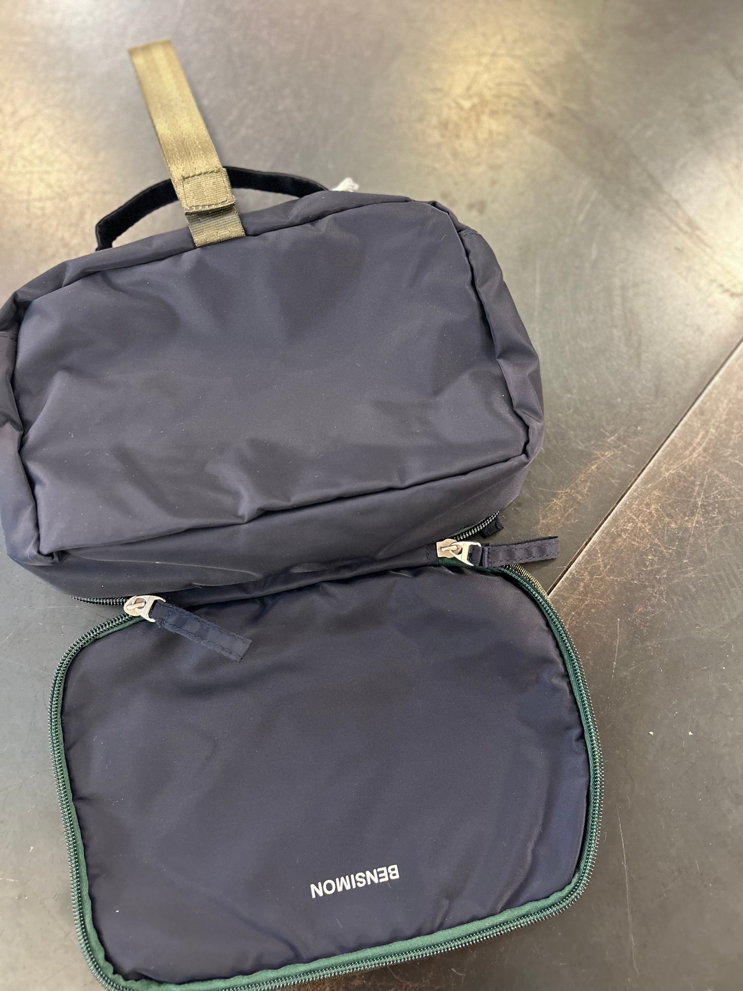 Trousse de toilette Bensimon a suspendre bleu 3