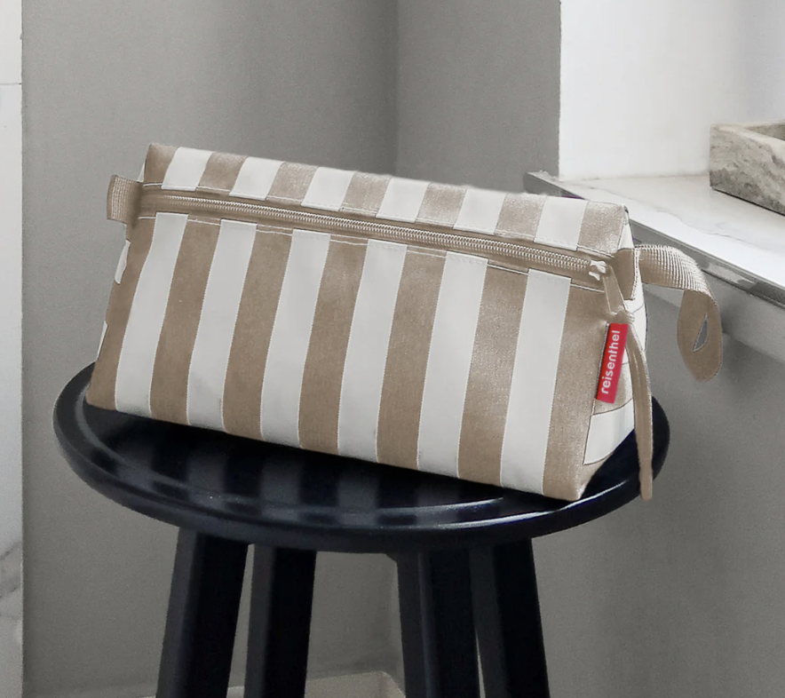 Maxi case summerstripes coffee reisenthel