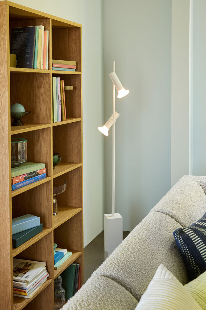 Lampadaire gris clair